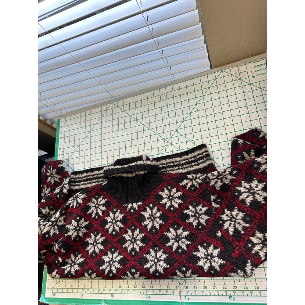 J.Crew XL Vintage Wool Fair Isle Snowflake Turtleneck Sweater Black Red Winter - Picture 5 of 10